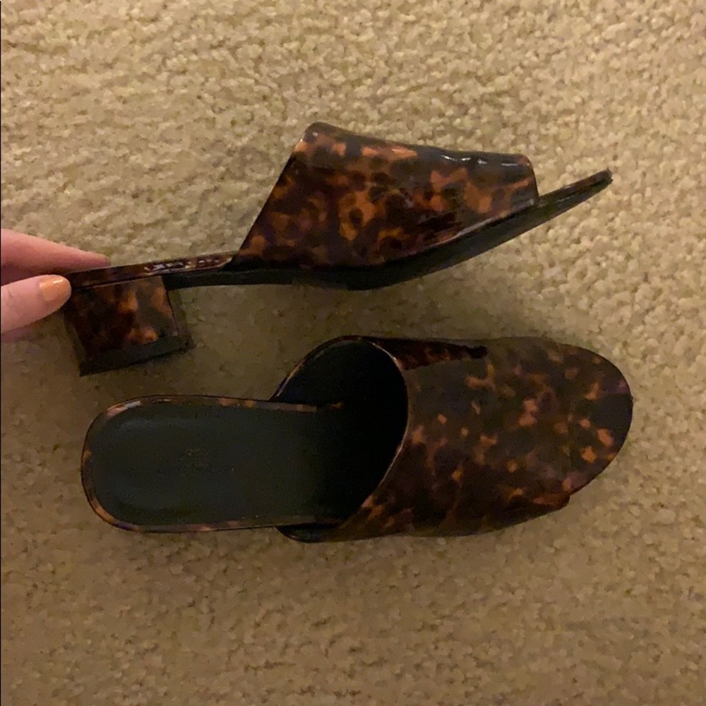 Urban Outfitters tortoise print Mules